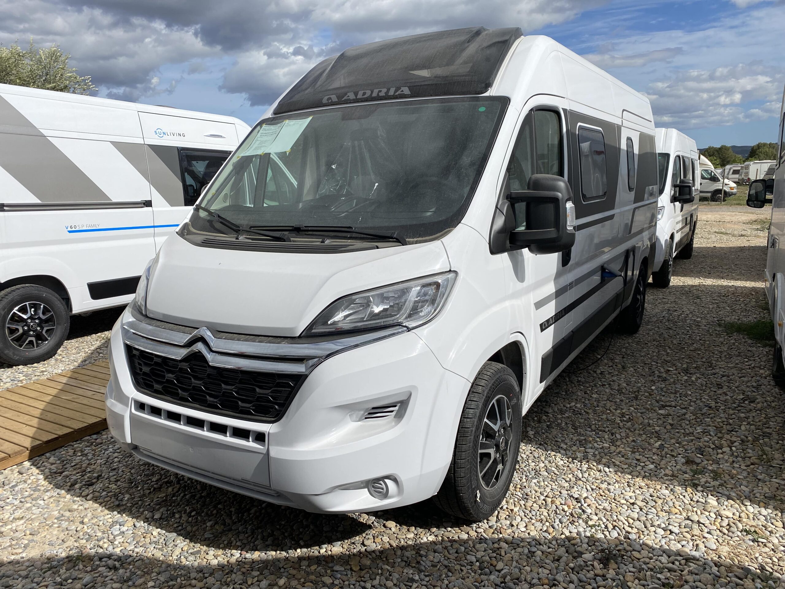 ADRIA TWIN PLUS 600 SPB FAMILY 2023