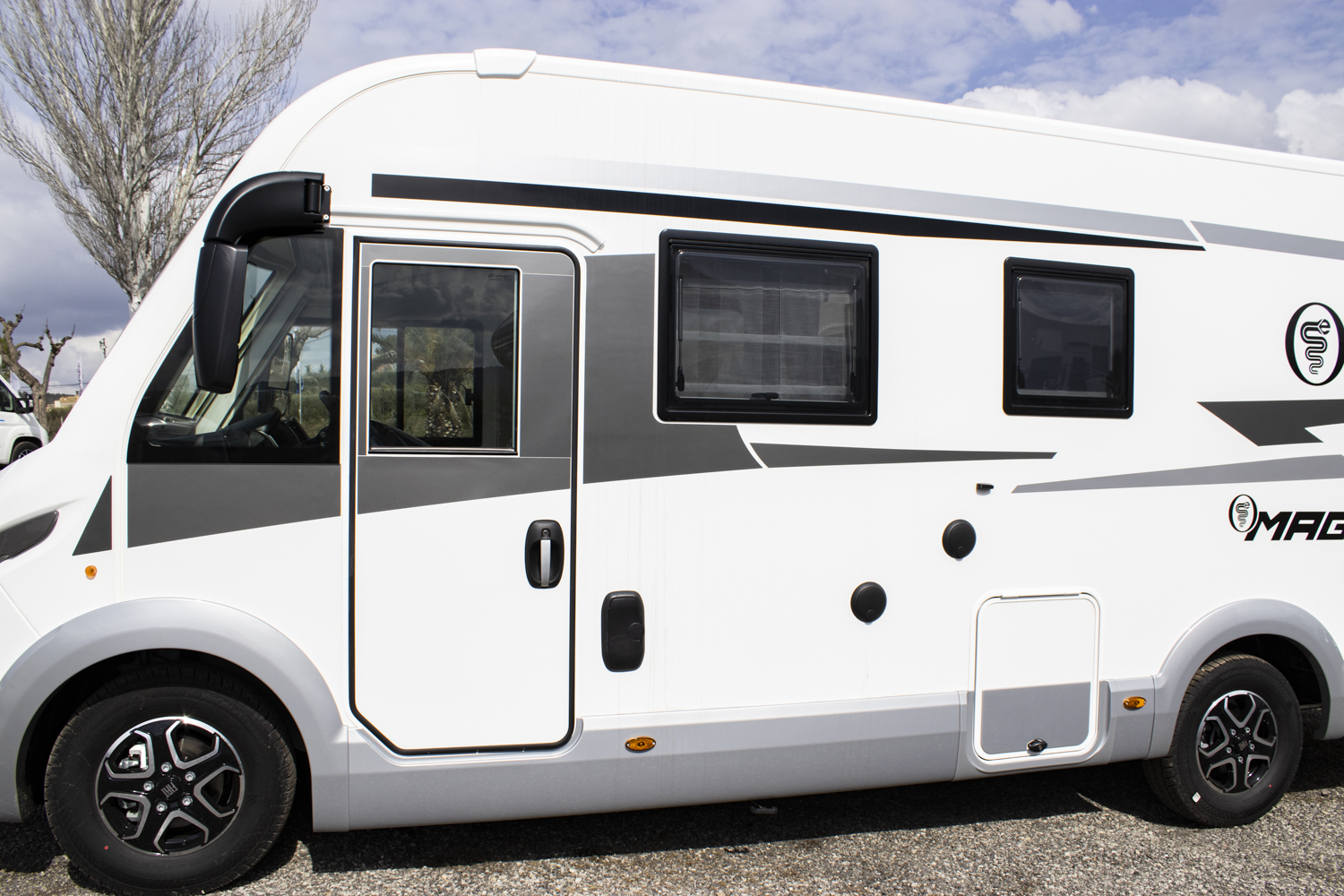 ELNAGH MAGNUM 530 Automática 180Cv