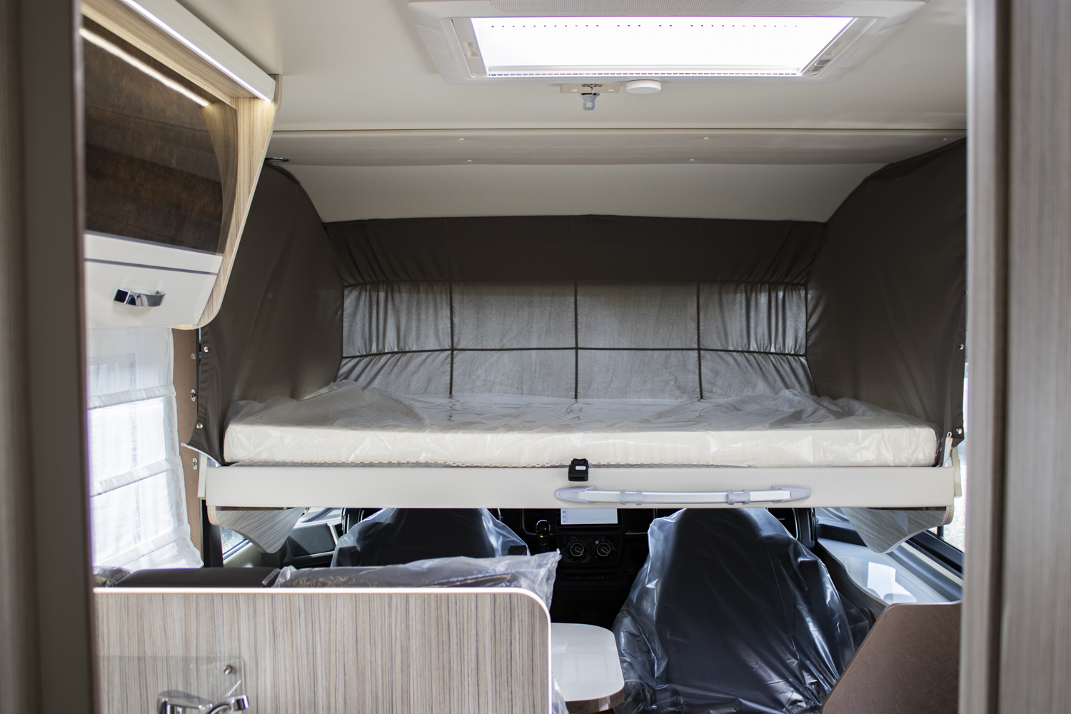 ELNAGH MAGNUM 530 Automática 180Cv