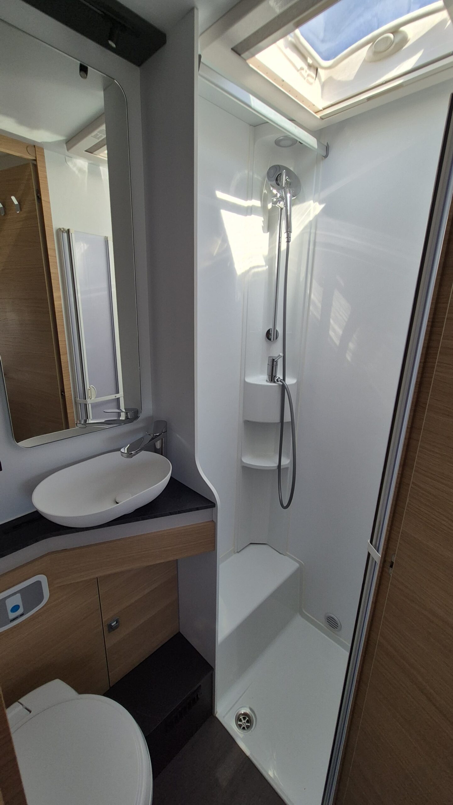Adria Coral XL Axess 660 SL