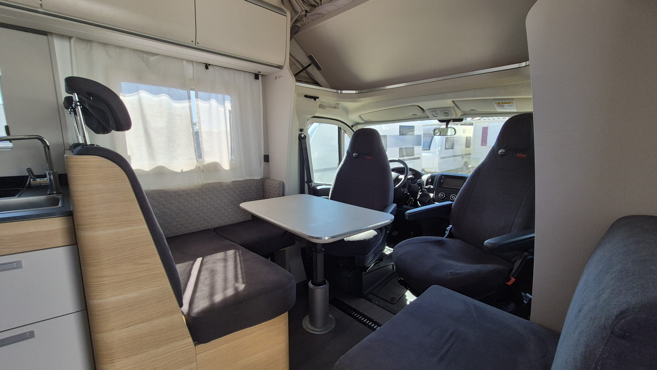 Adria Coral XL Axess 660 SL