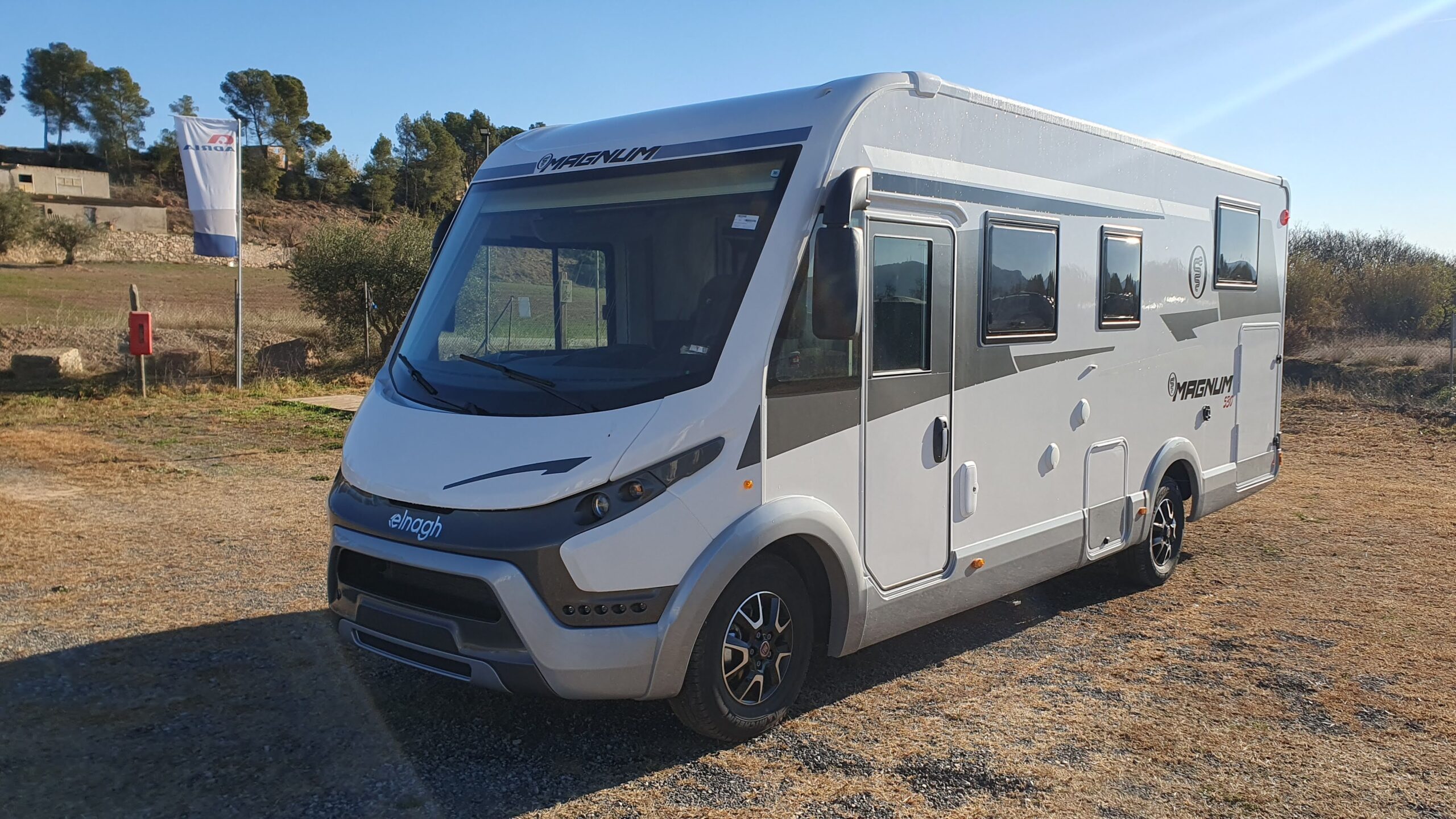 ELNAGH MAGNUM 530 180Cv ocasión