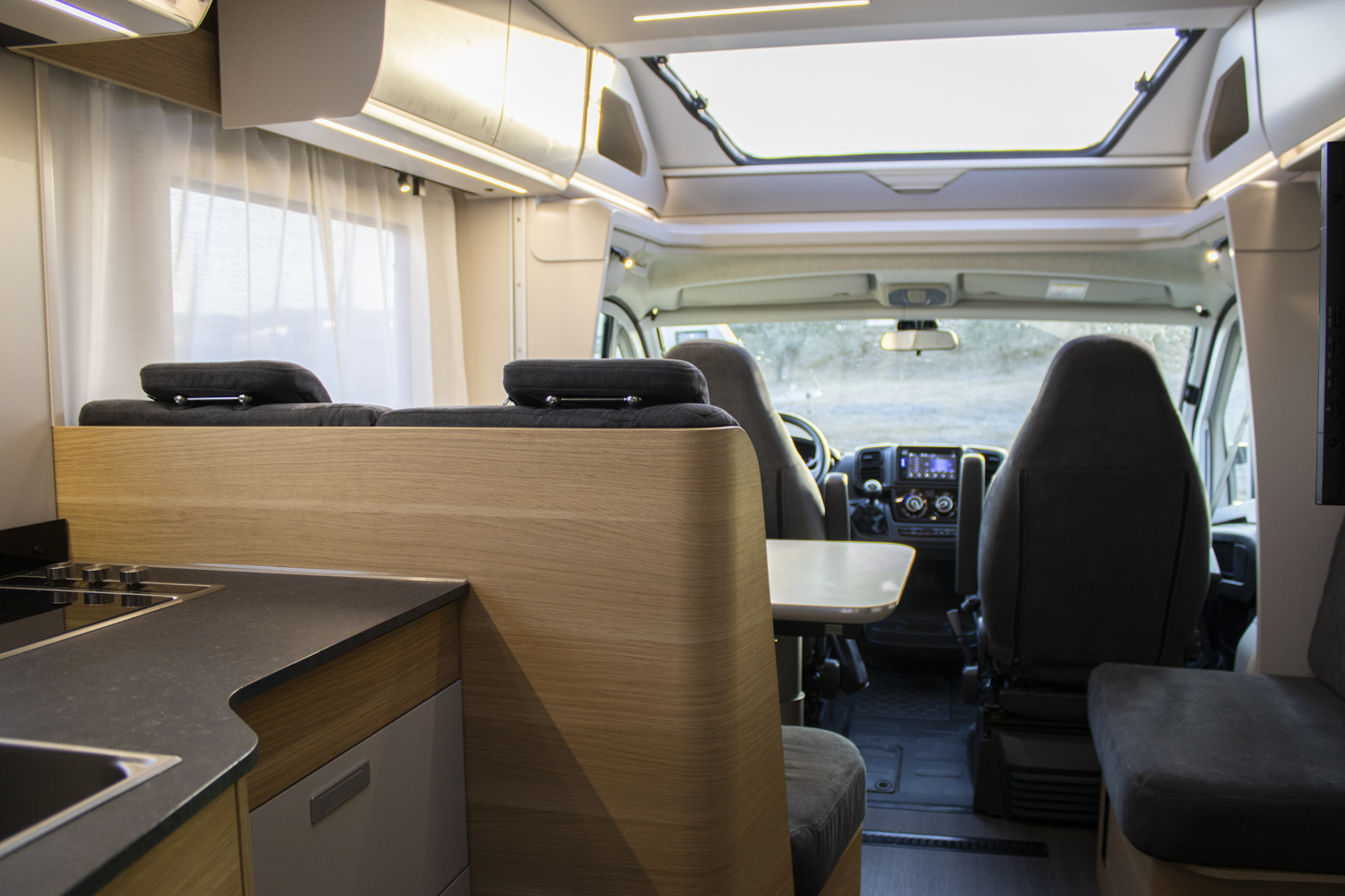 ADRIA MATRIX AXESS 670SL