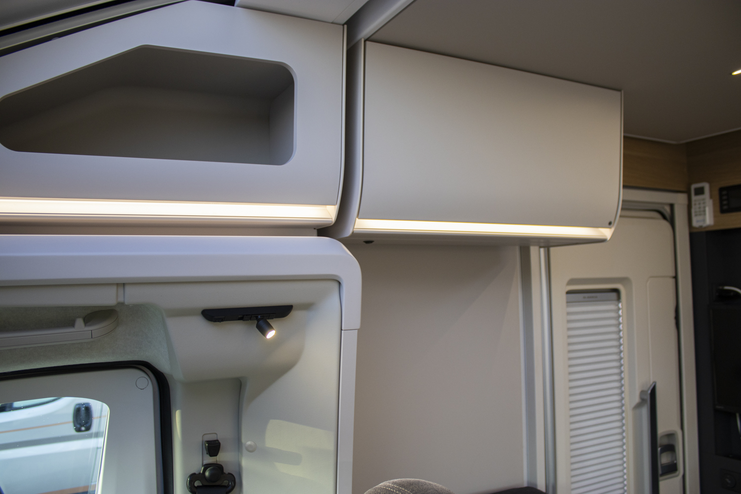 ADRIA MATRIX AXESS 670SL