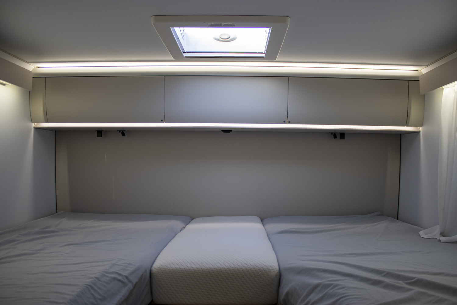 ADRIA MATRIX AXESS 670SL