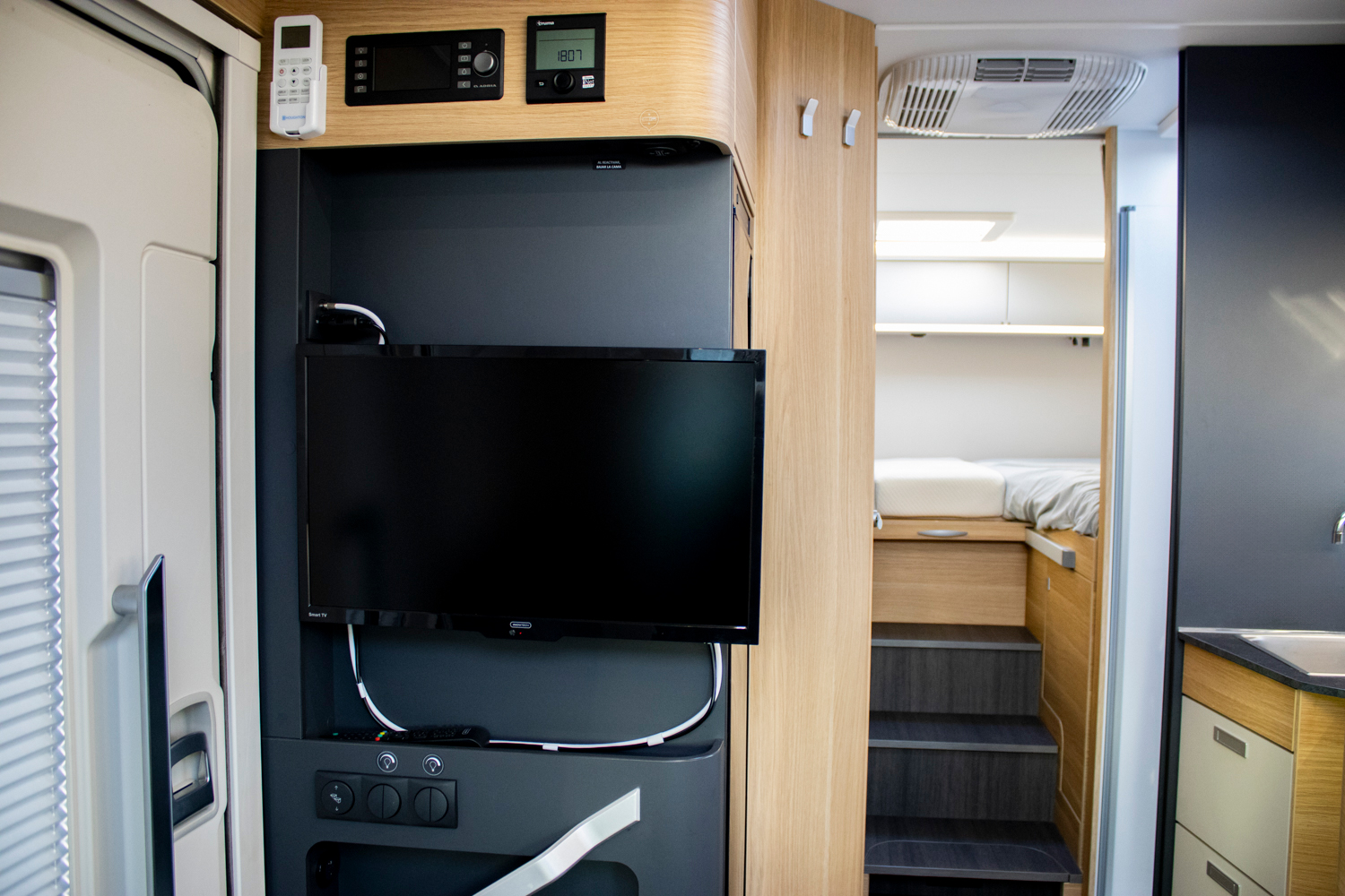 ADRIA MATRIX AXESS 670SL
