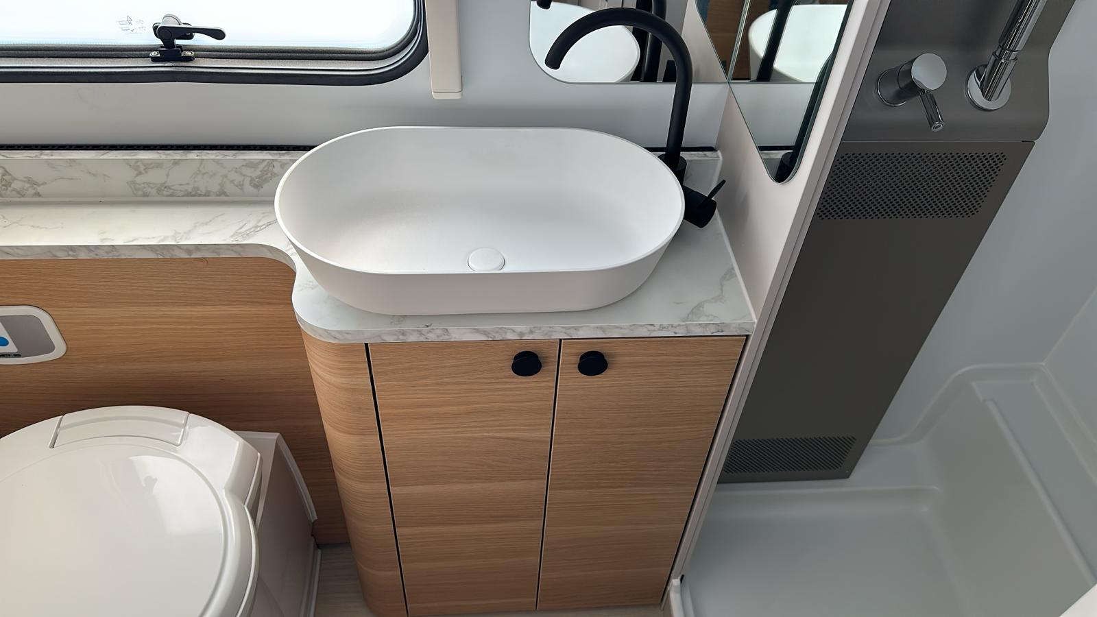 Adria Adora 573PT 2026 - Imagen 11