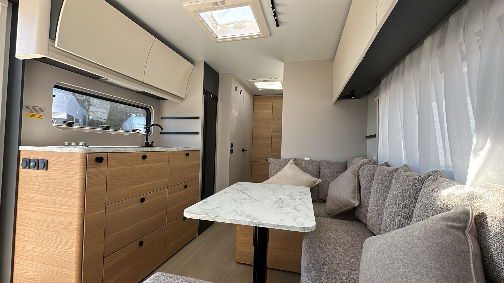 Adria Adora 573PT 2026 - Imagen 8