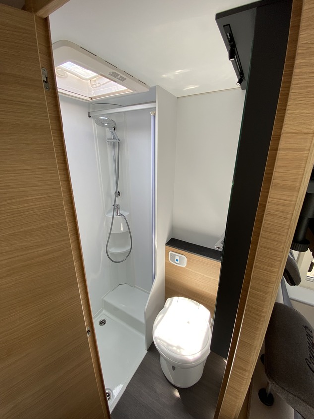Adria Coral XL Axess 600DP - Imagen 9