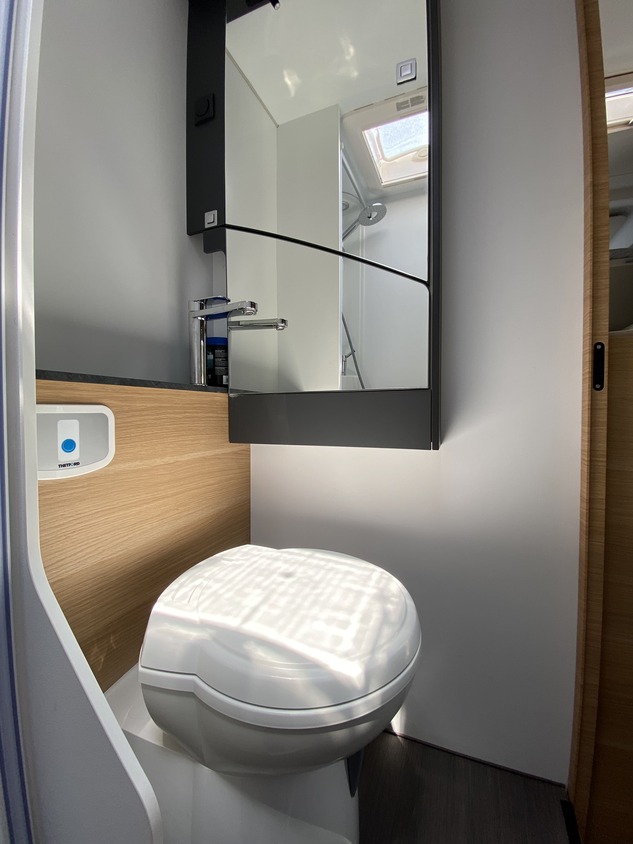 Adria Coral XL Axess 600DP - Imagen 10